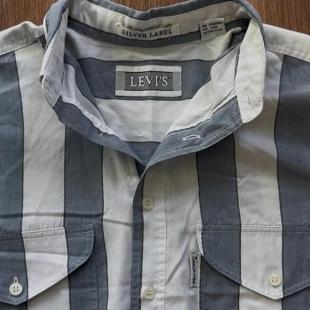 Vintage Levi's Silver Label Mens Striped‎ Short Sleeve Button Down Shirt Gray